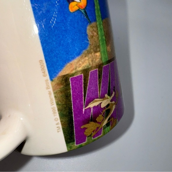 1996 Vintage Cartoon Mug Loony Tunes Wilee Coyote 10oz Speed Runner - Picture 7 of 15